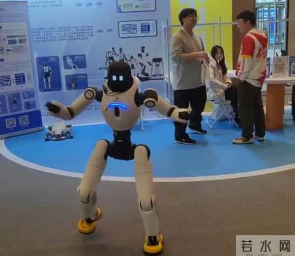 “二次开发”成人形机器人新战场，零代码“调教”后，日出场费1.5万