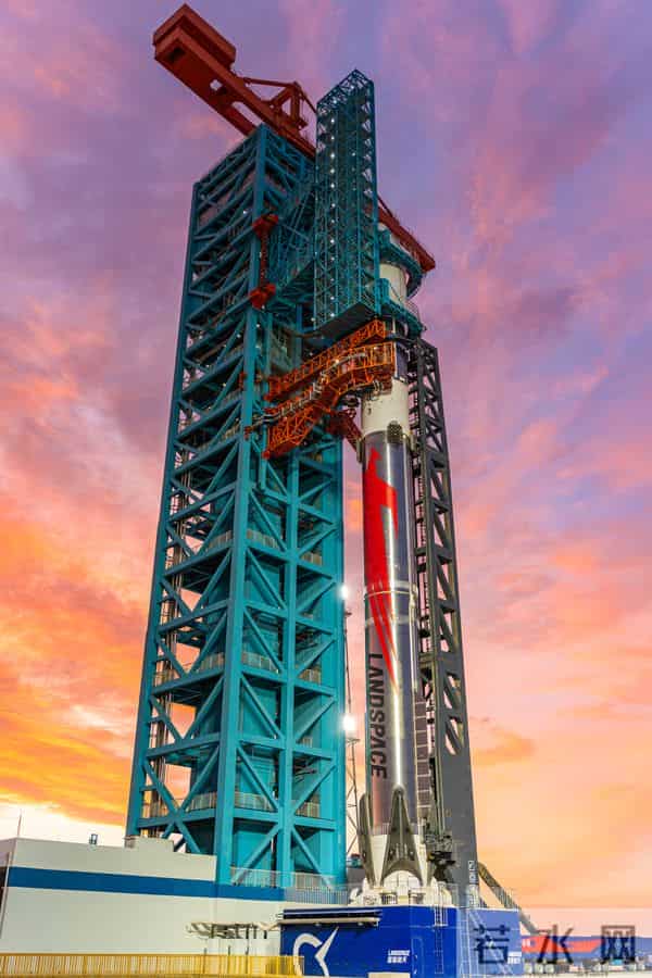 一级火箭没站稳异常燃烧，但路已走通！朱雀三号首飞意义远超成败