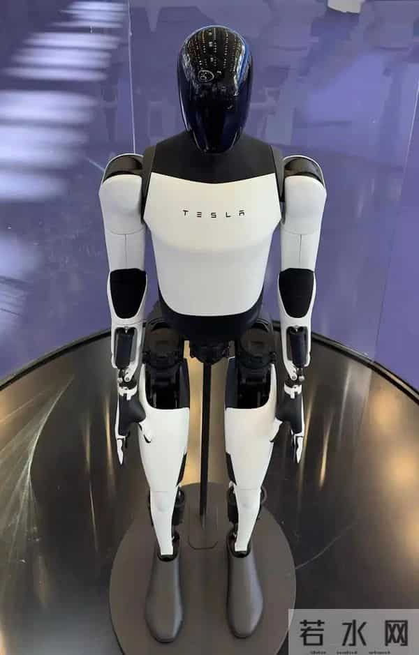 特斯拉机器人摘头秒躺！远程操控实锤，百万量产要配百万操作员？