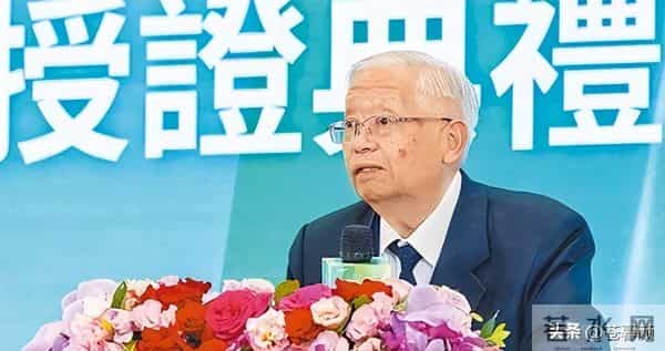 75岁芯片大佬潜逃美国!带核心技术机密,中国半导体暗战再添变数