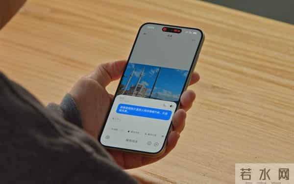 罗永浩为何怒批“牙膏式”创新？3499元的豆包AI手机让大厂慌了