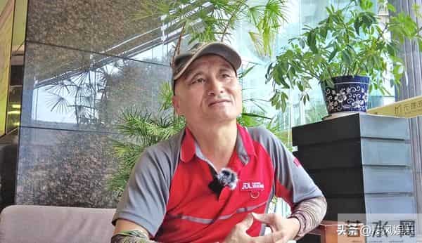 京东001号快递员已退休，勤恳工作16年，刘强东承诺的房给了吗？