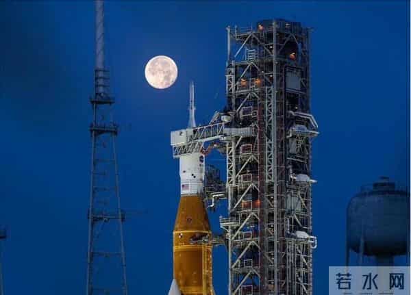 NASA前局长怒批美国航天：登月计划在技术上不可行，学学中国吧！