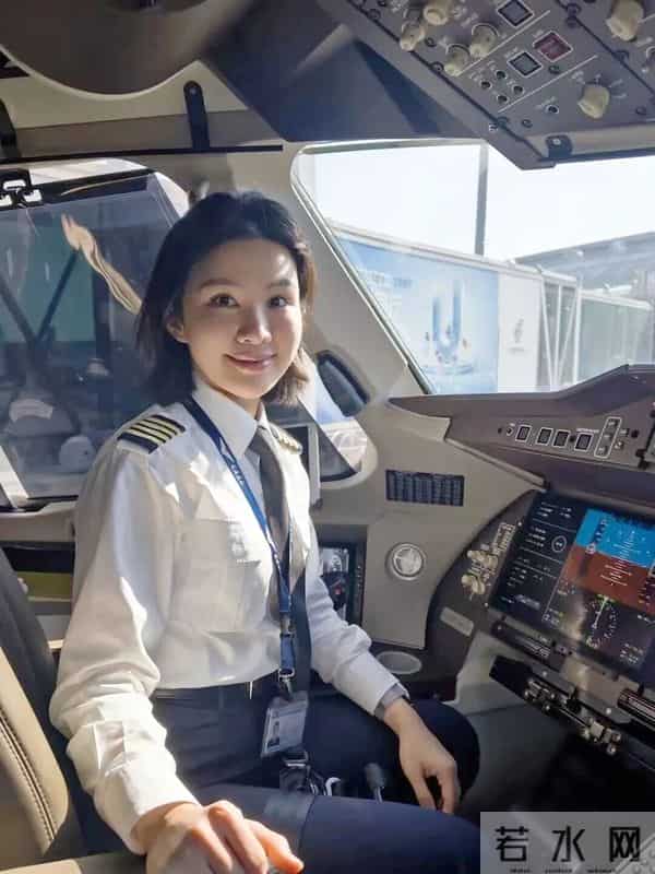 飒爽，C919首位女机长首航！