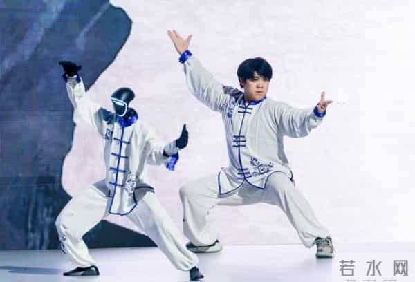 智元、宇树罕见同台炫技,上海具身智能加速产业落地