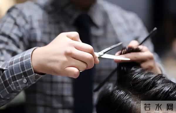 理发店陷入生存危机，没有电商冲击，却纷纷倒闭，原因很扎心