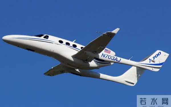 双尾喷气公务机——亚当 A700