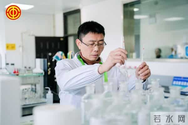 熊宏：匠心映“化”彩 三十载铸就质检标杆