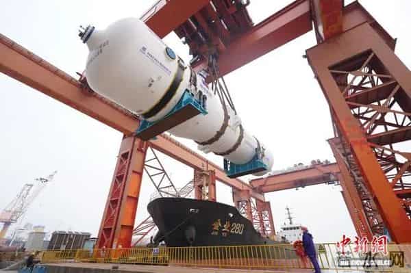 河北秦皇岛:“华龙一号”蒸汽发生器交付发运