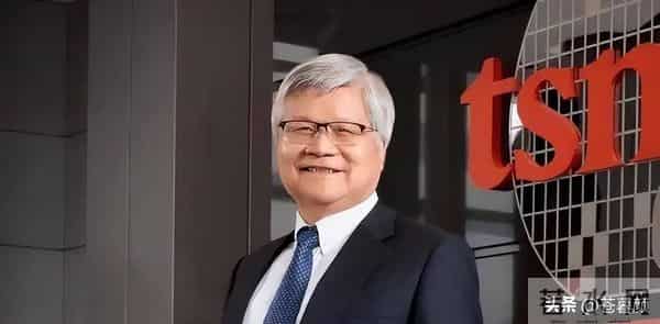 75岁芯片大佬潜逃美国！带核心技术机密，中国半导体暗战再添变数