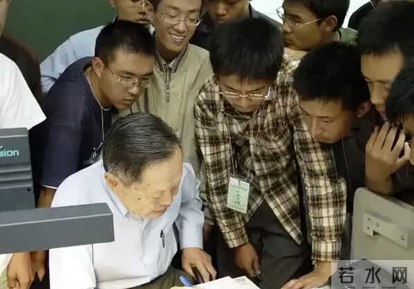 杨振宁逝世后，当年“西南联大五大才子”只剩下一人，他是谁？