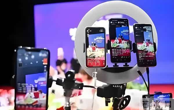 年销几十亿电商巨头接连倒下，直播带货退潮？普通人还能赚钱吗