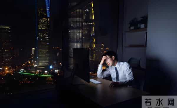 别再为PPT熬夜！国产AI工具让你专注内容，省出时间过周末