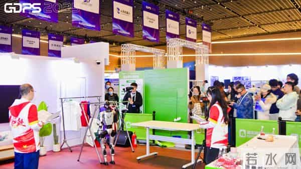 GDPS 2025｜宇树、智元首次同台，上海如何以「应用」领跑具身智能竞赛？