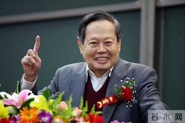 杨振宁追思会上，首次发声的翁帆，将"爷孙恋"的残酷展露无遗