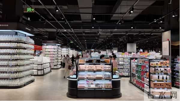 郑州超市大战，丹尼斯被干废了