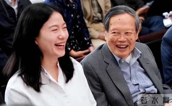 一场追思会，揭露翁帆沉默两月的真相，原来杨振宁生前确实没说错