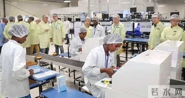 全都反了！又一个代工巨头搬离大陆，外媒：中企还是“下水”了