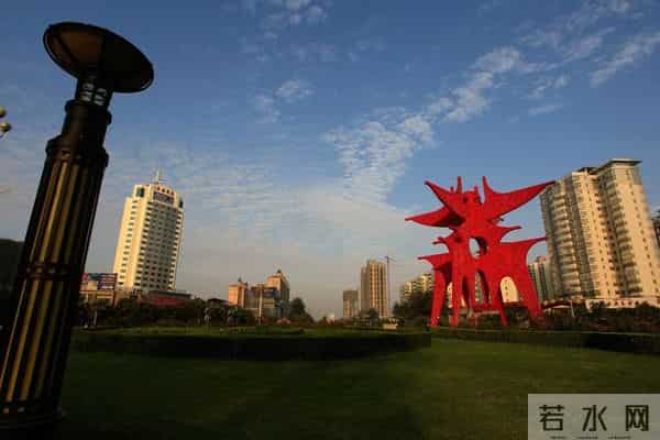 美国经济专家：每当中国开始量产某产品，美国的同行就面临着衰败