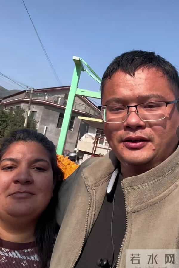 皮衣哥助农累病，他不再去巴帮人！小刘点秋香，牵线苏美娜和小连