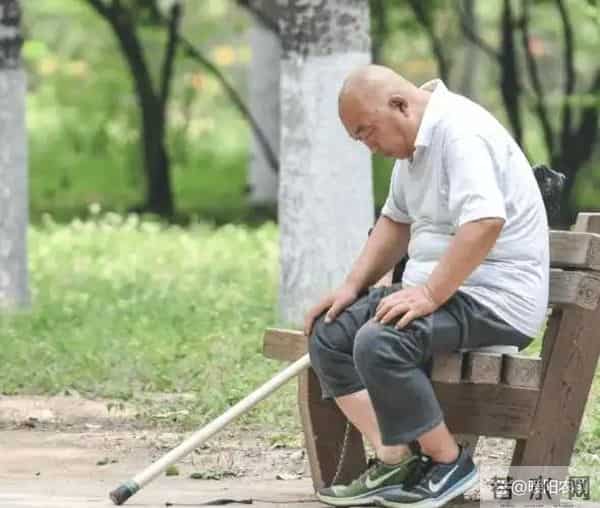 家里有80岁以上老人的，速查这份“领钱攻略”，错过日期不补