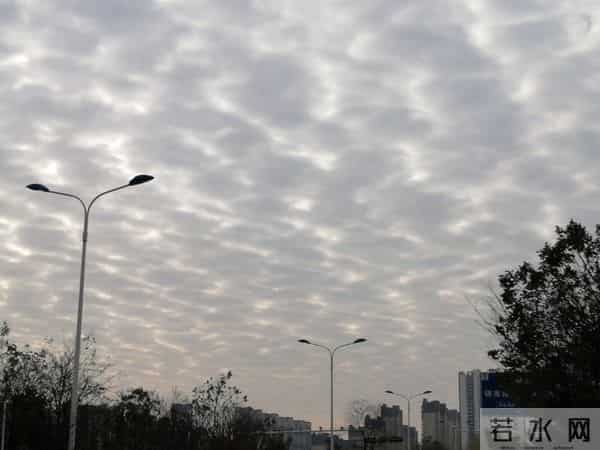 老话说“最怕十月二十五晴天”，今日十月廿五，出现天晴有啥说法