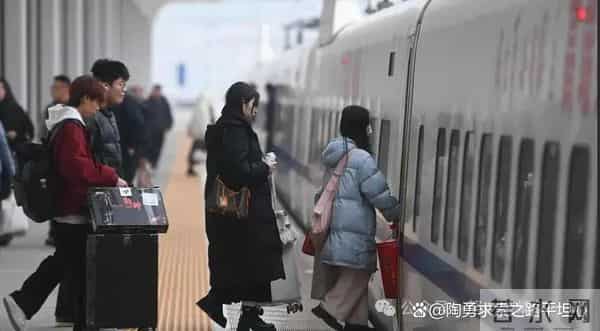 2025年“返乡潮”已然开启，主力大军是谁？