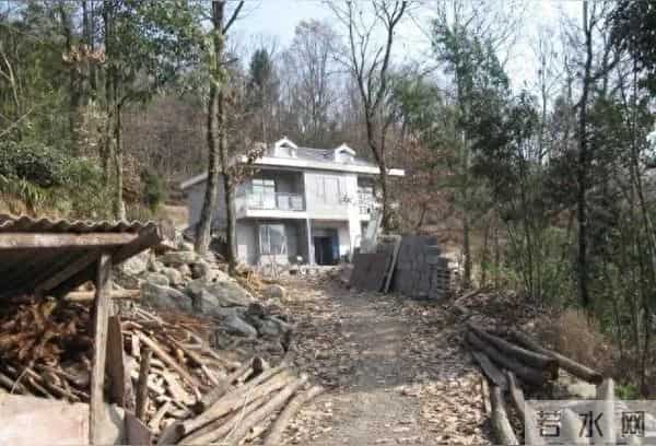 农村俗语“为宅莫选四面挡，为坟莫听流水响”，啥意思？