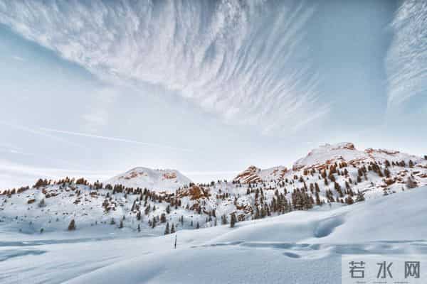 23点03分冬至，老话“冬至在月头，雪多冻死牛”，今冬寒冷吗？