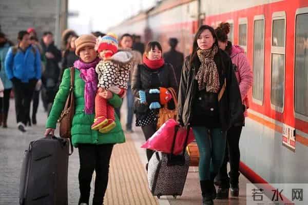 不出意外的话,年底农村将会出现4大现象,几乎村村都是,咋回事?