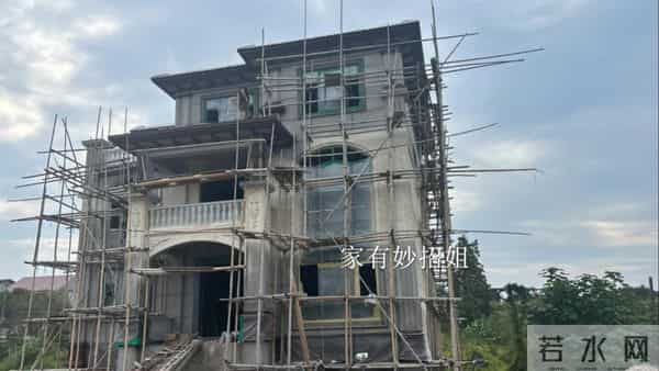 别等老了才后悔！后代不回村，农村盖房的4个好处，中老年必看