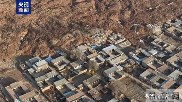 甘肃永靖县发生滑坡，45户房屋被埋！因险情发现、预警及时，群众及时转移，未造成人员伤亡！