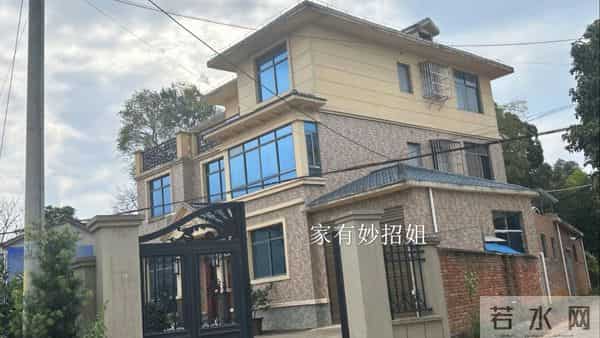 别等老了才后悔！后代不回村，农村盖房的4个好处，中老年必看