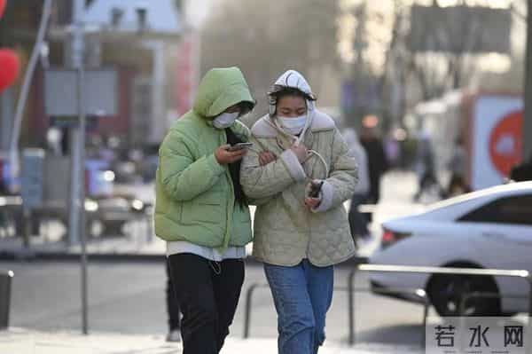 “白天冬至，单衣过冬；晚上冬至，冻死老牛”，今年冬至在几点