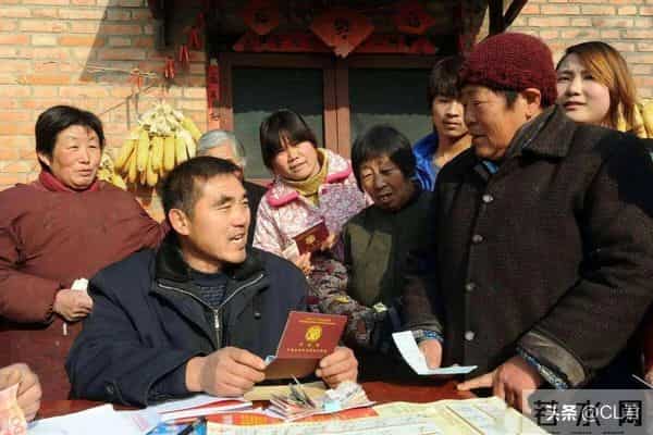 新农合缴费即将结束，每人400元，村干部开始上门提醒，记得缴纳