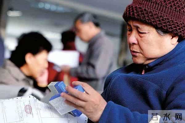 从10元涨到400元！农民宁肯“裸奔”也不缴新农合，真相太扎心