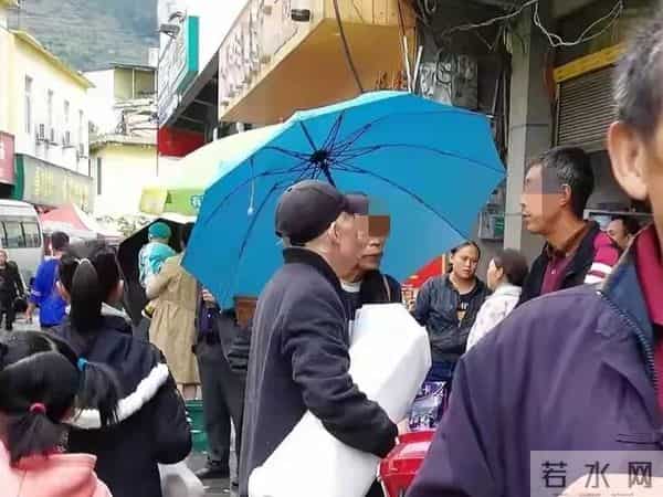 重庆酉阳县与贵州沿河县有条共管街，疑惑的是重庆村民到贵州赶集