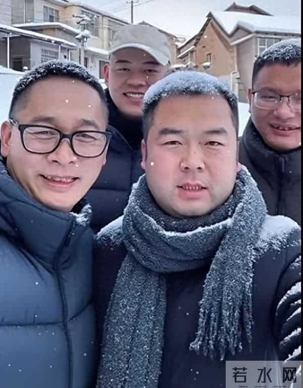 皮衣哥助农累病，他不再去巴帮人！小刘点秋香，牵线苏美娜和小连