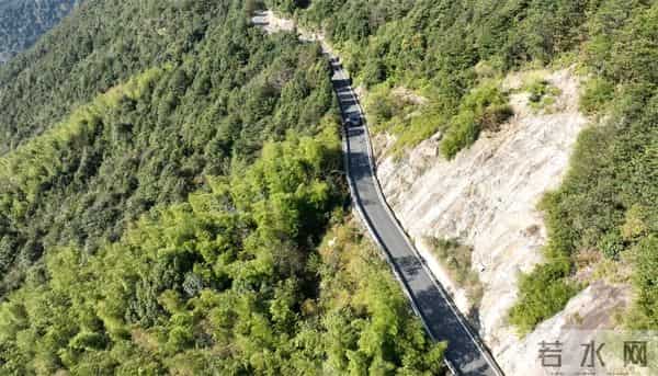 富阳这个网红村，游客车辆从山脚排到村里！