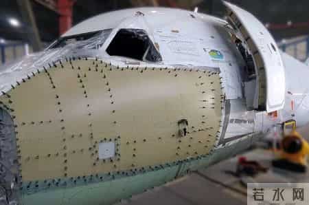 为什么飞机宁愿使用上百万颗铆钉，也不用焊接？
