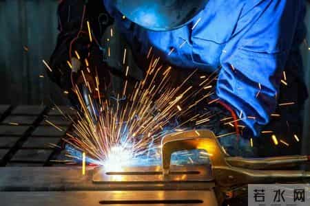 为什么飞机宁愿使用上百万颗铆钉，也不用焊接？