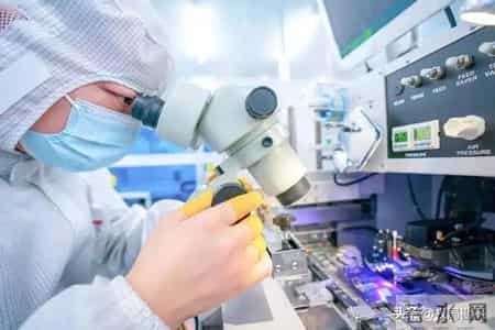 国产芯片迎来双突破，两大巨头联手打破垄断，卡脖子时代即将翻篇