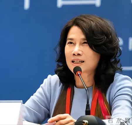 董明珠卸任仅1天就风波缠身，全网哗然：终于懂了王自如当初的话