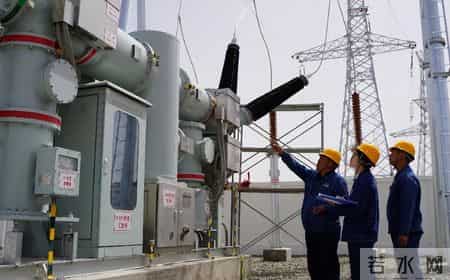 马斯克拉响警报：旧世界只剩5年，中国手握的唯一王牌，不是芯片