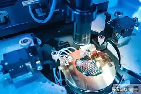 国产芯片迎来双突破，两大巨头联手打破垄断，卡脖子时代即将翻篇