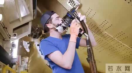 为什么飞机宁愿使用上百万颗铆钉，也不用焊接？