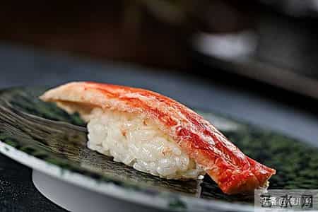 帝王蟹在国外泛滥成灾，中国人买一只却要花上千，背后原因太现实