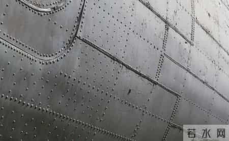 为什么飞机宁愿使用上百万颗铆钉，也不用焊接？