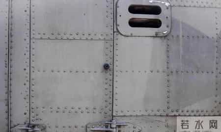 为什么飞机宁愿使用上百万颗铆钉，也不用焊接？