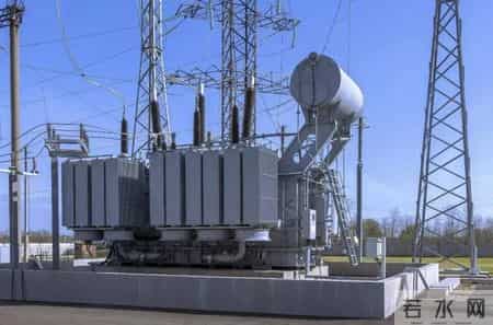 马斯克预言成真！全球争抢的不是芯片，而是中国20万一台的变压器